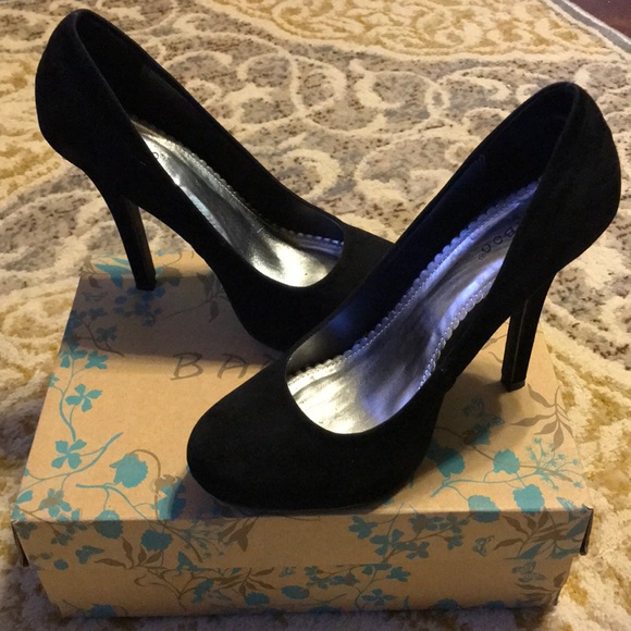 BAMBOO Shoes - Black faux suede heels